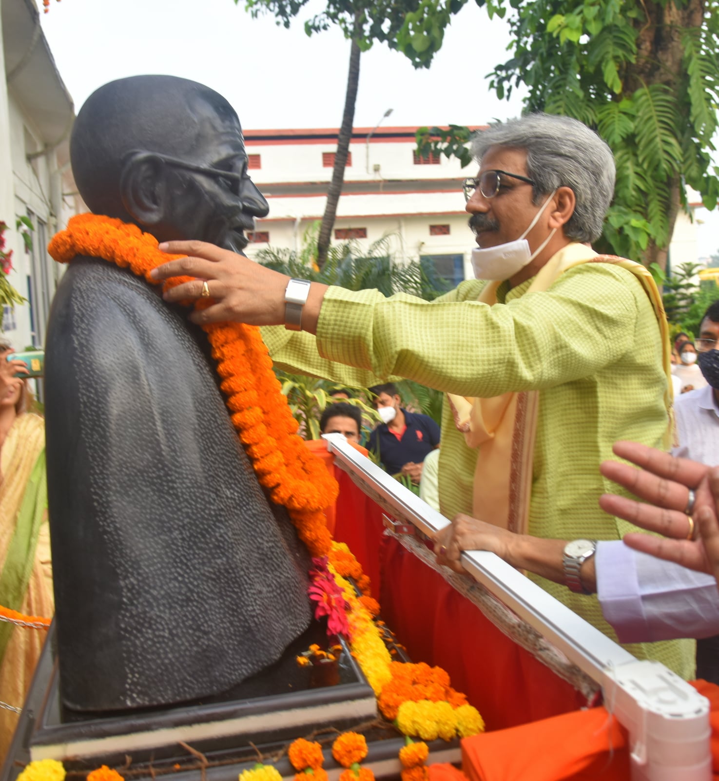  Unveil the Bust of Mahatma Gandhi 